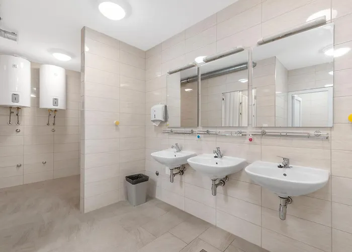 Shared In - Bunk Bed Hostel *