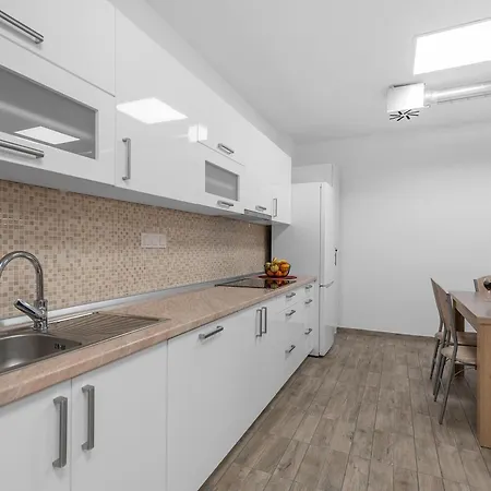 Albergue Shared In - Bunk Bed *